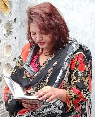Ghazal to kaha di Ghazal ko samaj na paye kabi